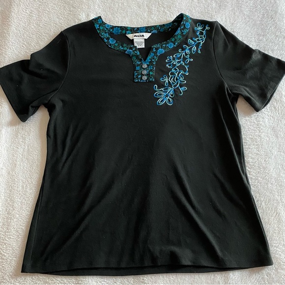 FLORAL PRINTED SHORTSLEEVED TOP - Picture 2 of 3